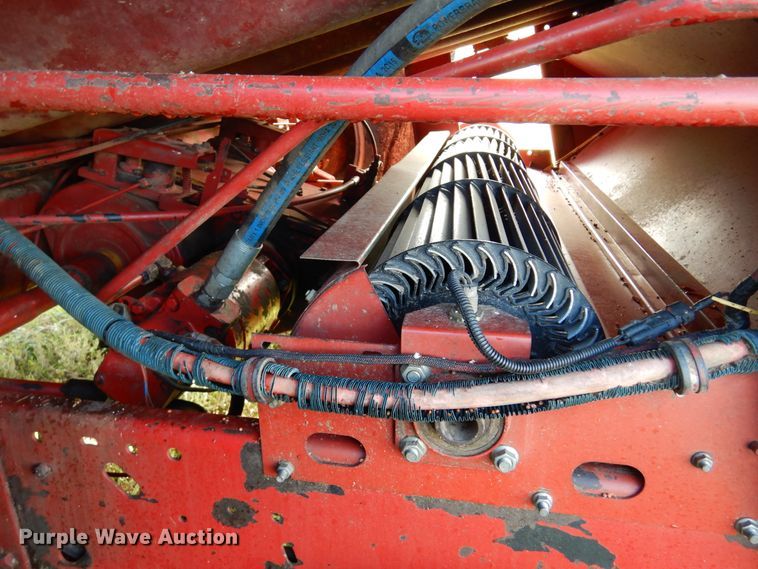 image for item DM5168 1988 Case IH 1680  combine