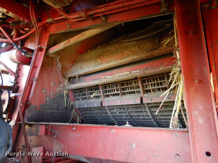 image for item DM5168 1988 Case IH 1680  combine