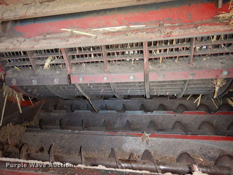 image for item DM5168 1988 Case IH 1680  combine