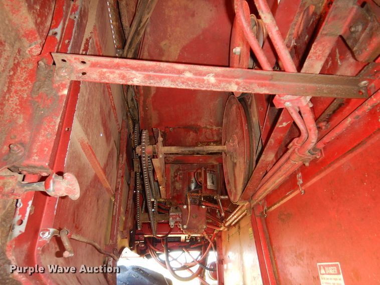 image for item DM5168 1988 Case IH 1680  combine