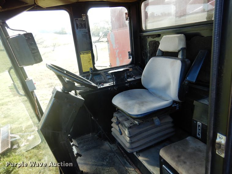 image for item DM5168 1988 Case IH 1680  combine