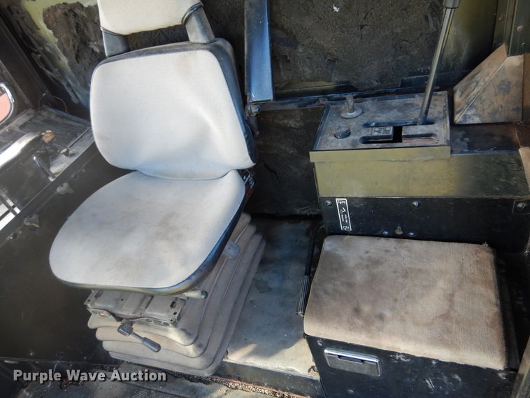 image for item DM5168 1988 Case IH 1680  combine