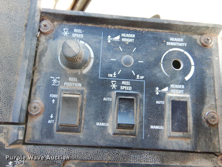 image for item DM5168 1988 Case IH 1680  combine