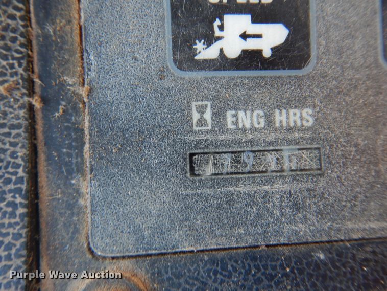 image for item DM5168 1988 Case IH 1680  combine