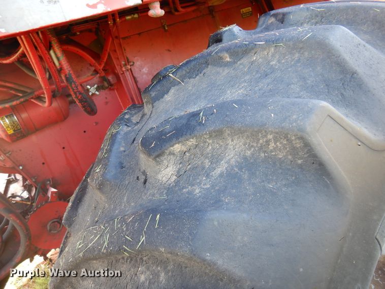 image for item DM5168 1988 Case IH 1680  combine