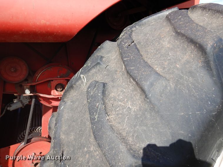 image for item DM5168 1988 Case IH 1680  combine