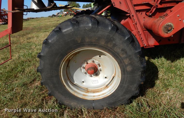 image for item DM5168 1988 Case IH 1680  combine