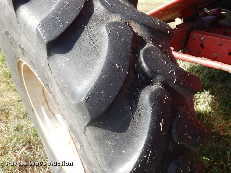 image for item DM5168 1988 Case IH 1680  combine