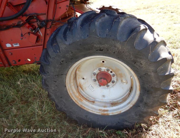 image for item DM5168 1988 Case IH 1680  combine