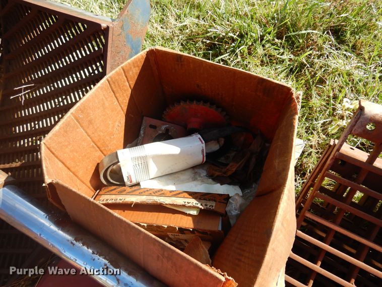 image for item DM5168 1988 Case IH 1680  combine