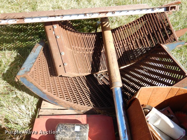 image for item DM5168 1988 Case IH 1680  combine