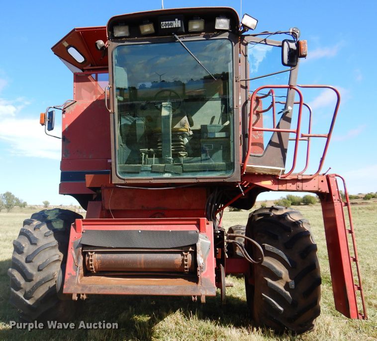 image for item DM5169 1989 Case IH 1680  RWA combine