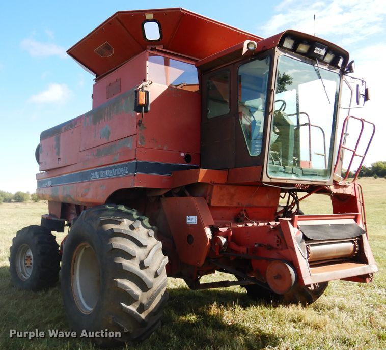 image for item DM5169 1989 Case IH 1680  RWA combine