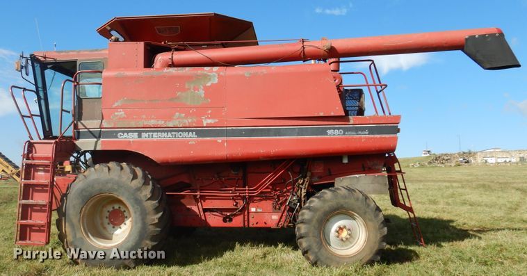 image for item DM5169 1989 Case IH 1680  RWA combine