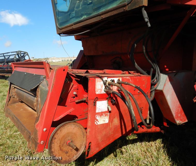 image for item DM5169 1989 Case IH 1680  RWA combine