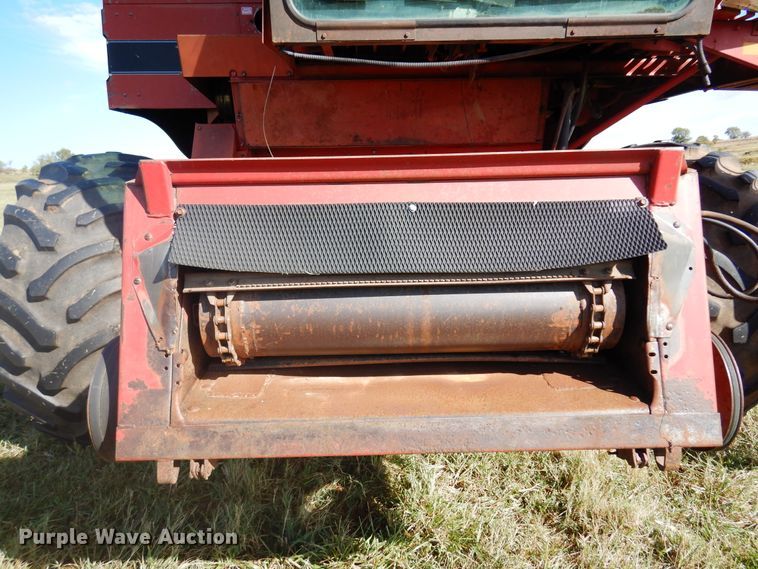 image for item DM5169 1989 Case IH 1680  RWA combine