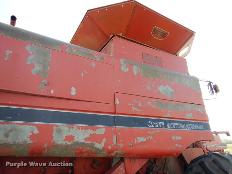 image for item DM5169 1989 Case IH 1680  RWA combine
