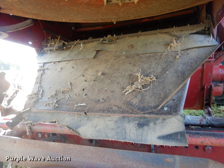 image for item DM5169 1989 Case IH 1680  RWA combine