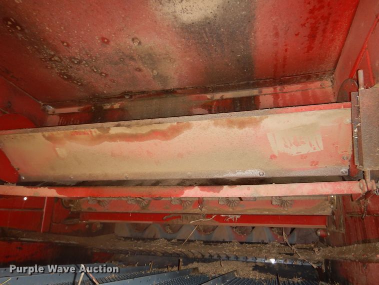image for item DM5169 1989 Case IH 1680  RWA combine