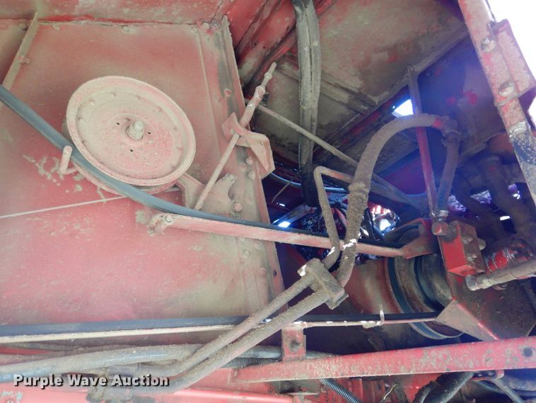 image for item DM5169 1989 Case IH 1680  RWA combine