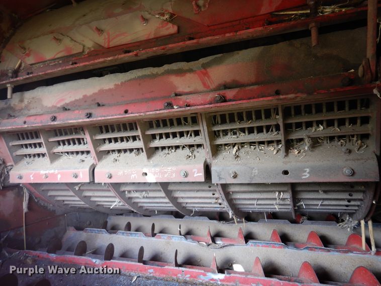 image for item DM5169 1989 Case IH 1680  RWA combine