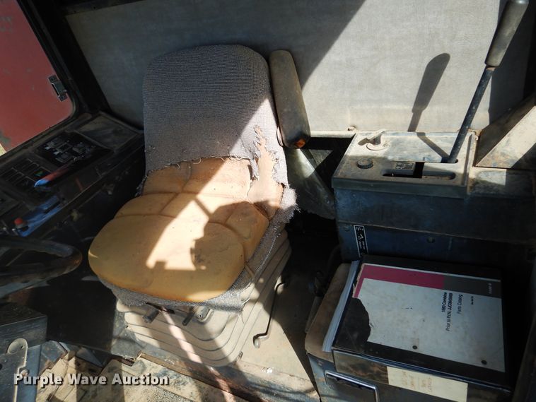 image for item DM5169 1989 Case IH 1680  RWA combine