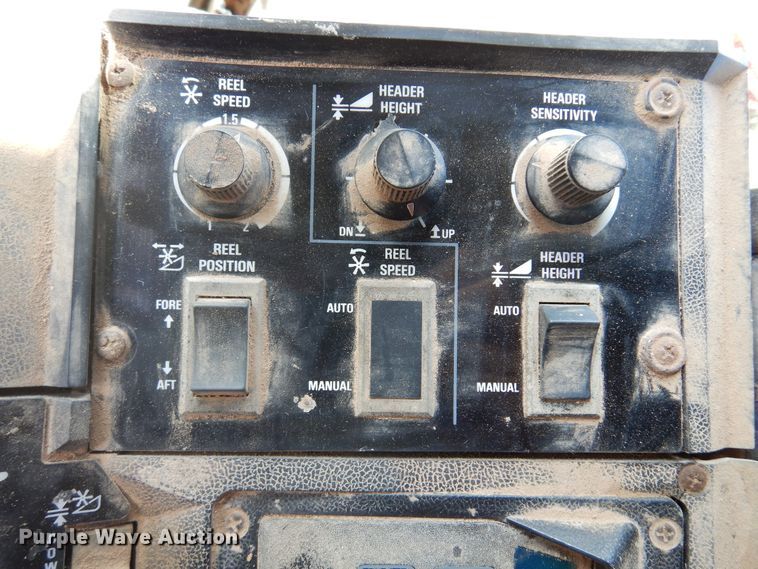 image for item DM5169 1989 Case IH 1680  RWA combine