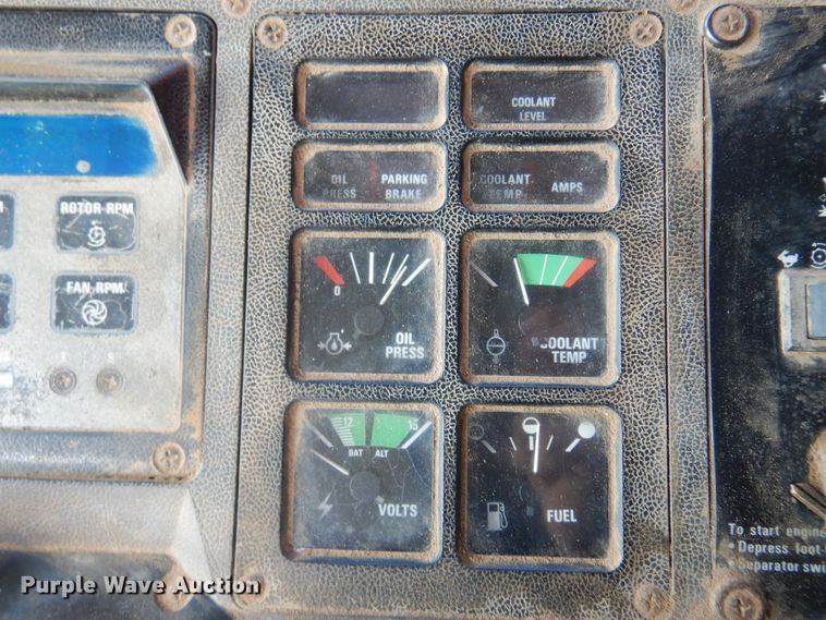 image for item DM5169 1989 Case IH 1680  RWA combine