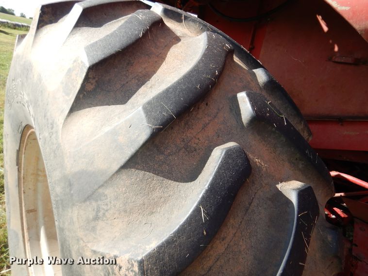 image for item DM5169 1989 Case IH 1680  RWA combine