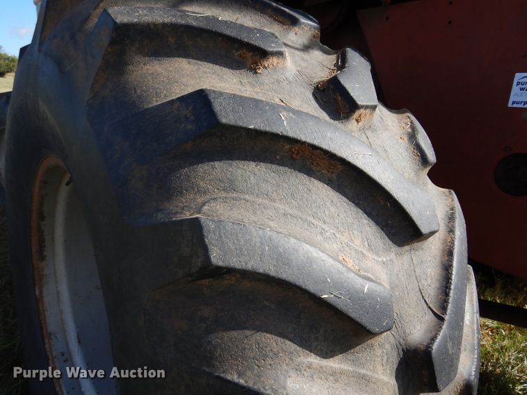 image for item DM5169 1989 Case IH 1680  RWA combine