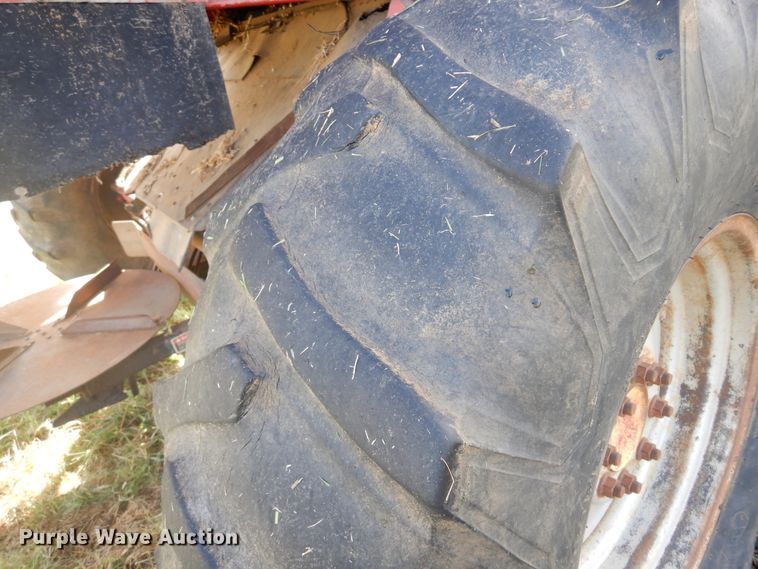 image for item DM5169 1989 Case IH 1680  RWA combine