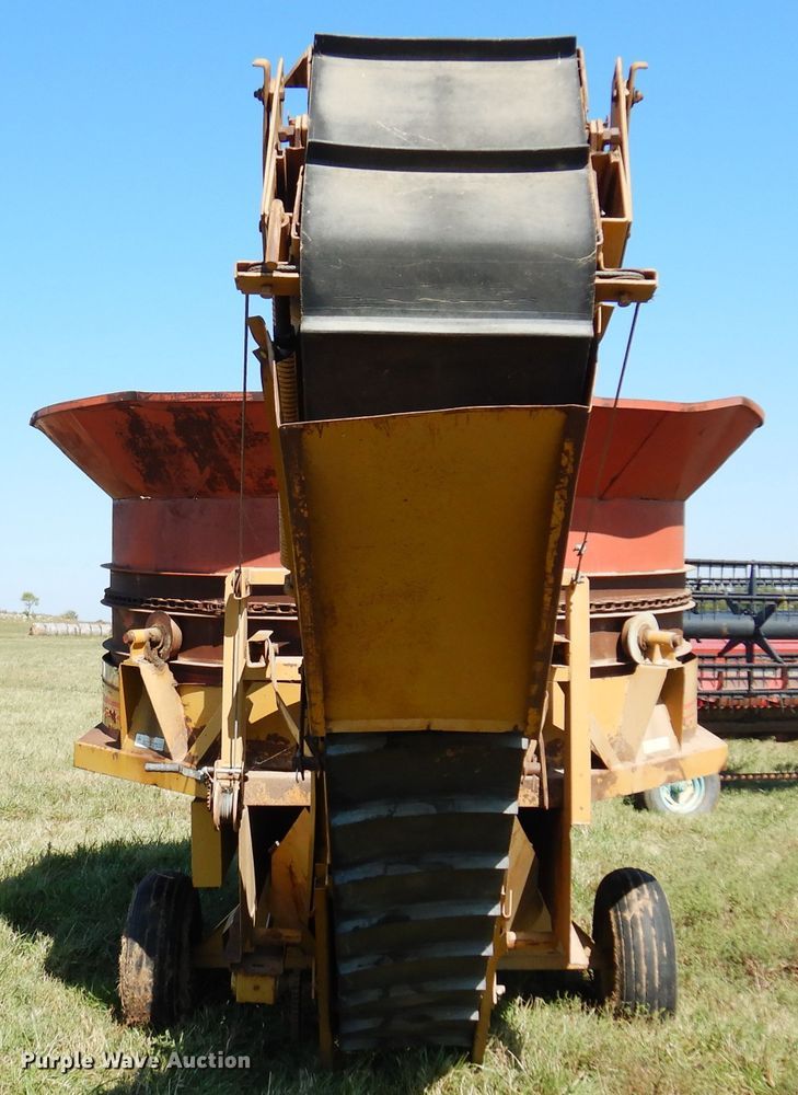 image for item DM5171 HayBuster H-1000  tub grinder