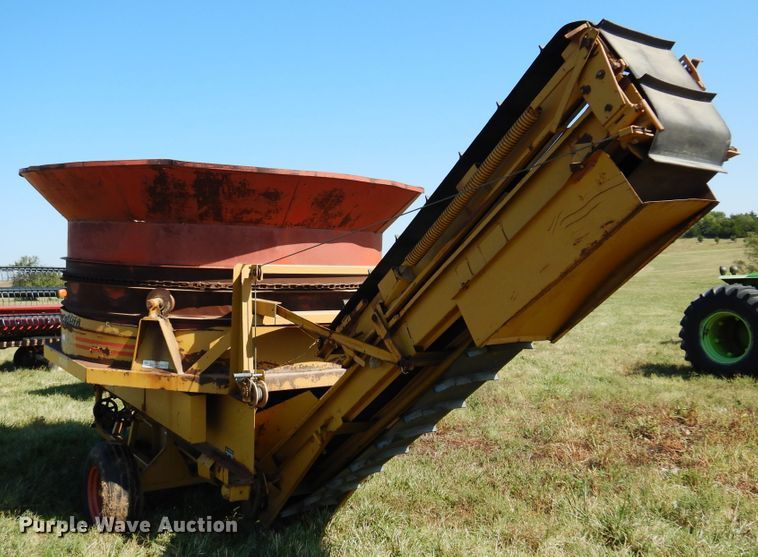 image for item DM5171 HayBuster H-1000  tub grinder