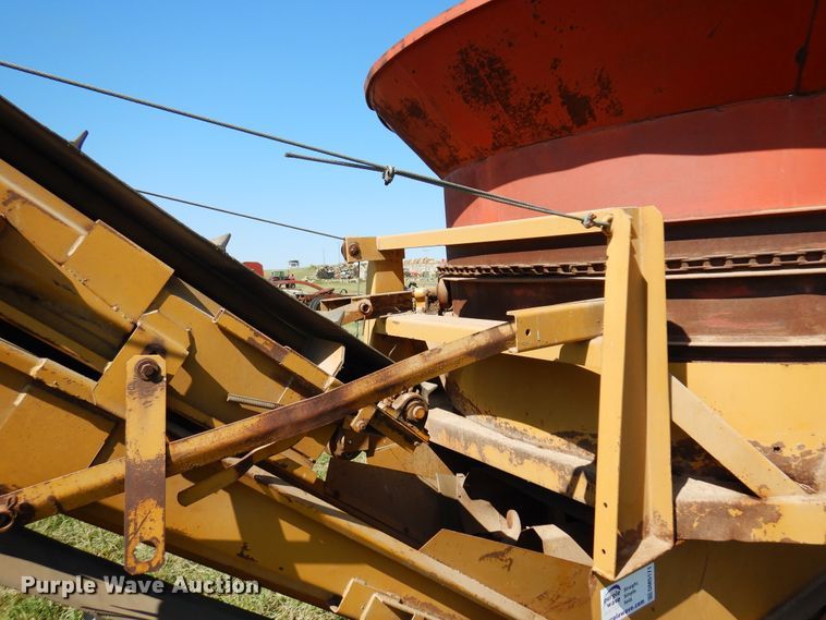 image for item DM5171 HayBuster H-1000  tub grinder