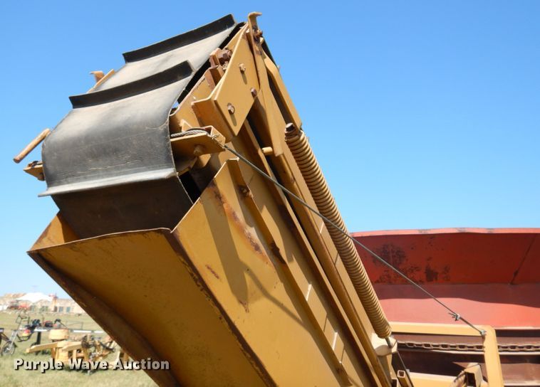 image for item DM5171 HayBuster H-1000  tub grinder