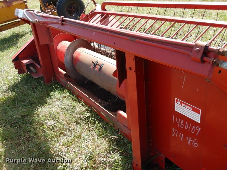 image for item DM5176 International 810-10  pickup head