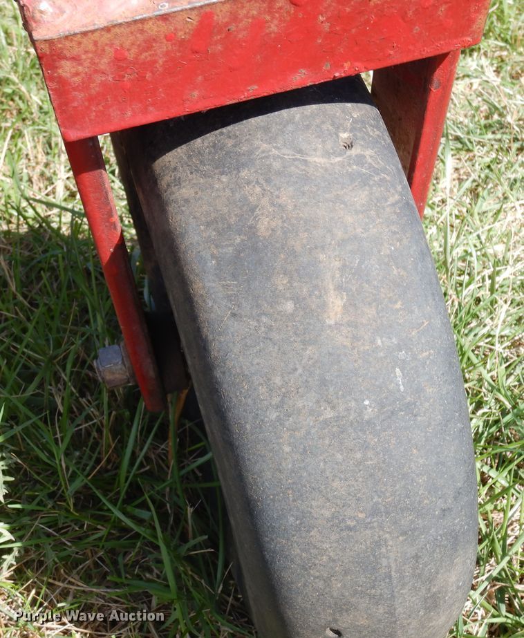 image for item DM5176 International 810-10  pickup head