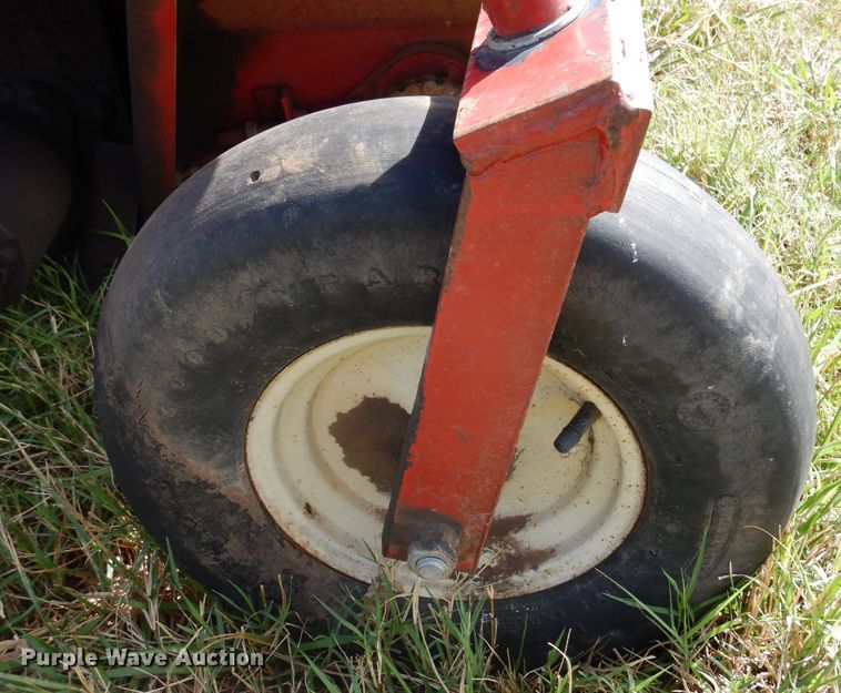 image for item DM5176 International 810-10  pickup head