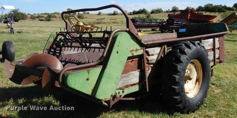 image for item DM5178 John Deere  manure spreader