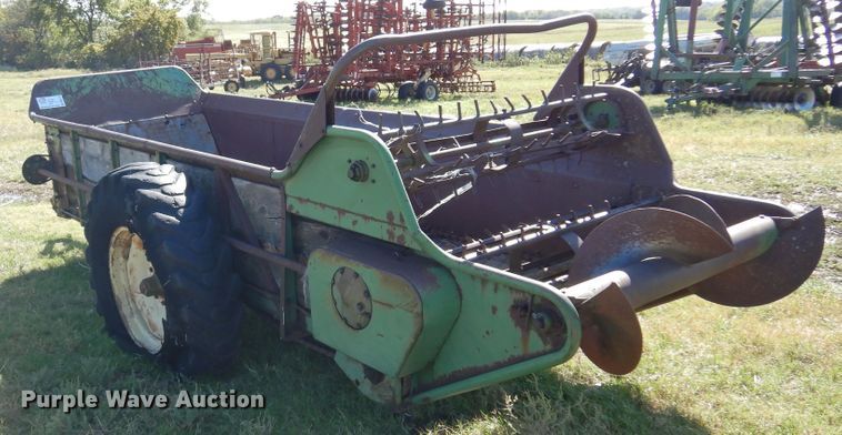 image for item DM5178 John Deere  manure spreader