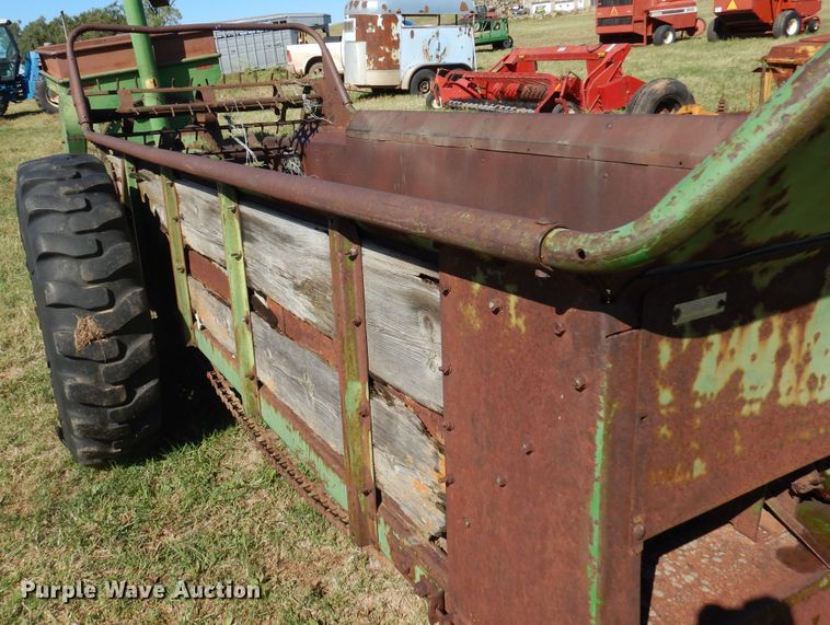 image for item DM5178 John Deere  manure spreader