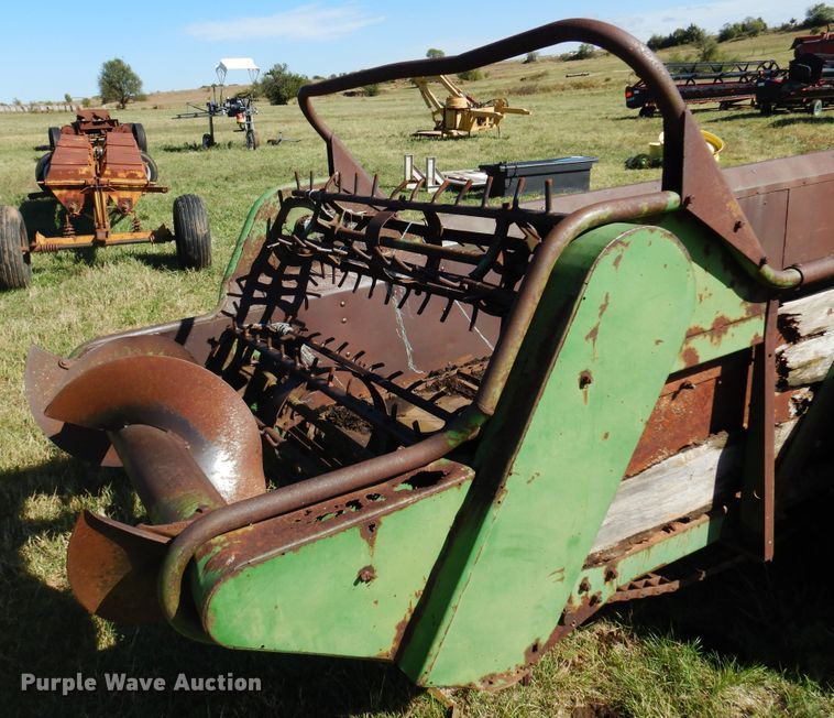 image for item DM5178 John Deere  manure spreader