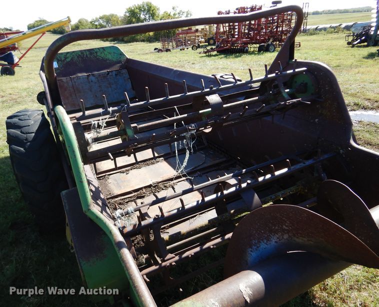 image for item DM5178 John Deere  manure spreader