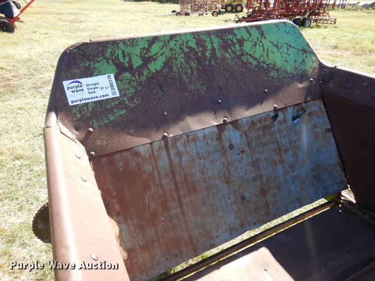 image for item DM5178 John Deere  manure spreader