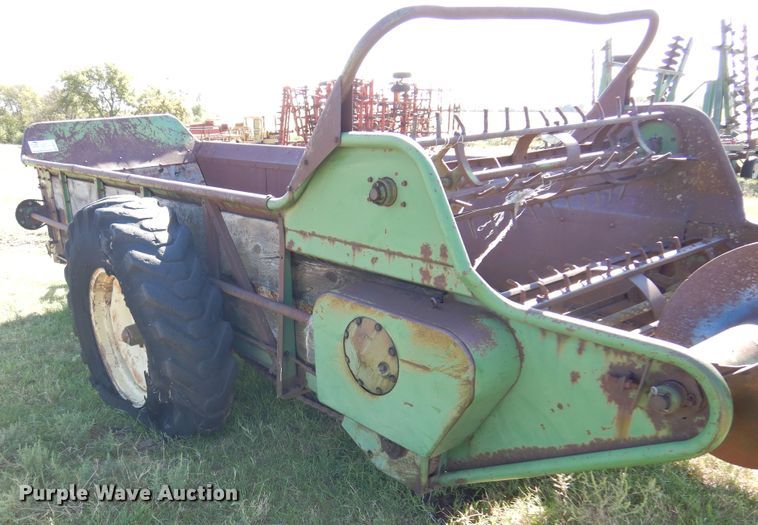 image for item DM5178 John Deere  manure spreader