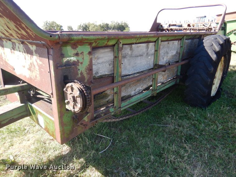 image for item DM5178 John Deere  manure spreader