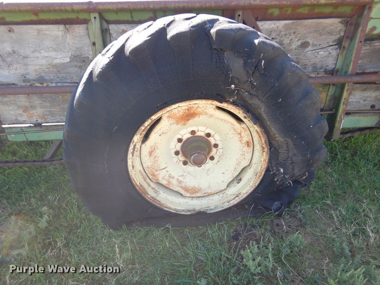 image for item DM5178 John Deere  manure spreader