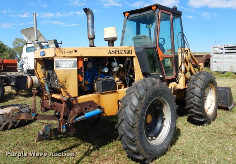 image for item DM5182 Versatile 9030  4WD bi-directional tractor