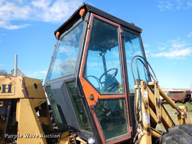 image for item DM5182 Versatile 9030  4WD bi-directional tractor