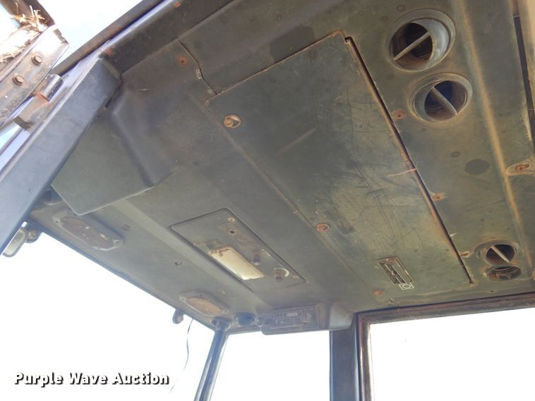 image for item DM5182 Versatile 9030  4WD bi-directional tractor